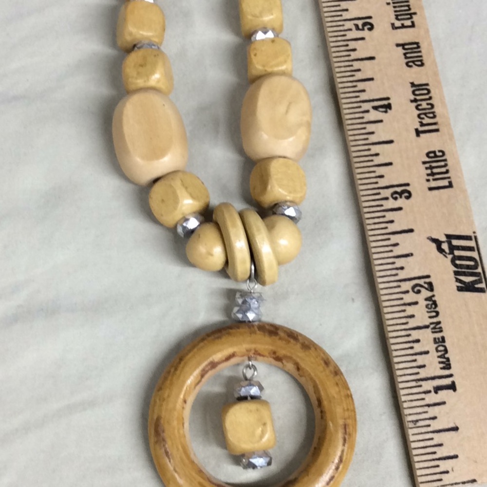Two‎ necklaces - Picture 3 of 5